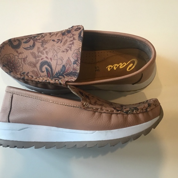 Shoes - Picture 8 of 12